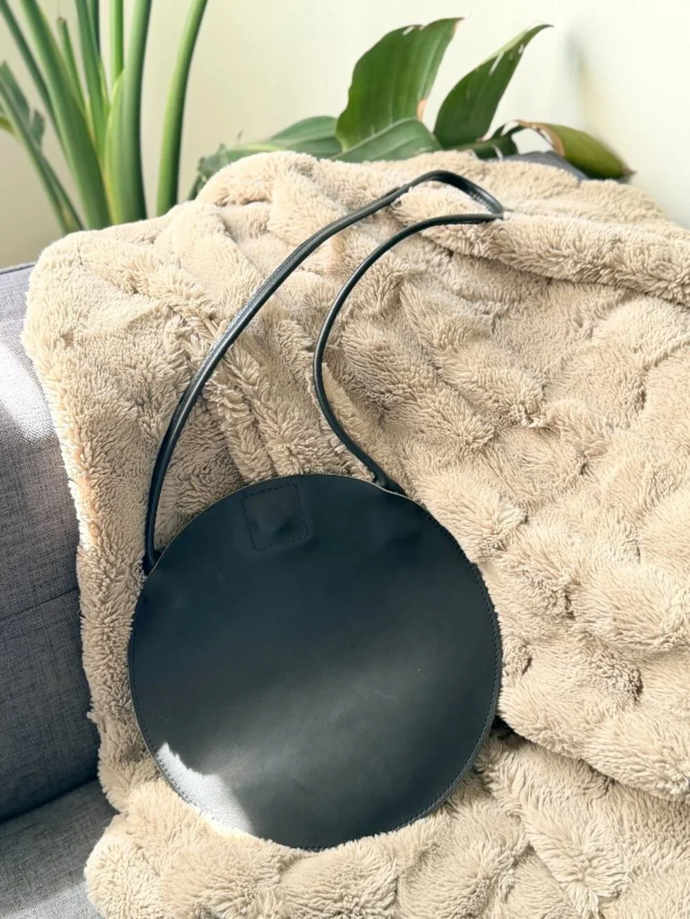 Hustle & Hide (Teddi Joelle) Black Italian Leather Round Purse w/ Strap